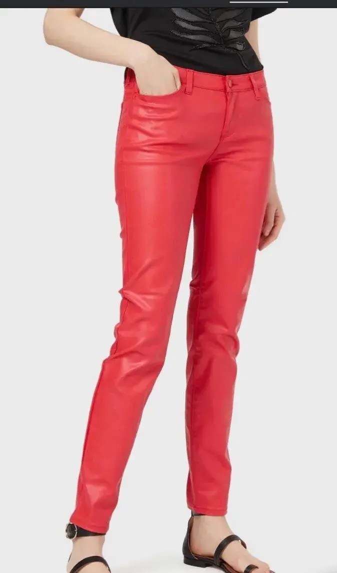 Emporio Armani Ako kožené W28 // sedia na S