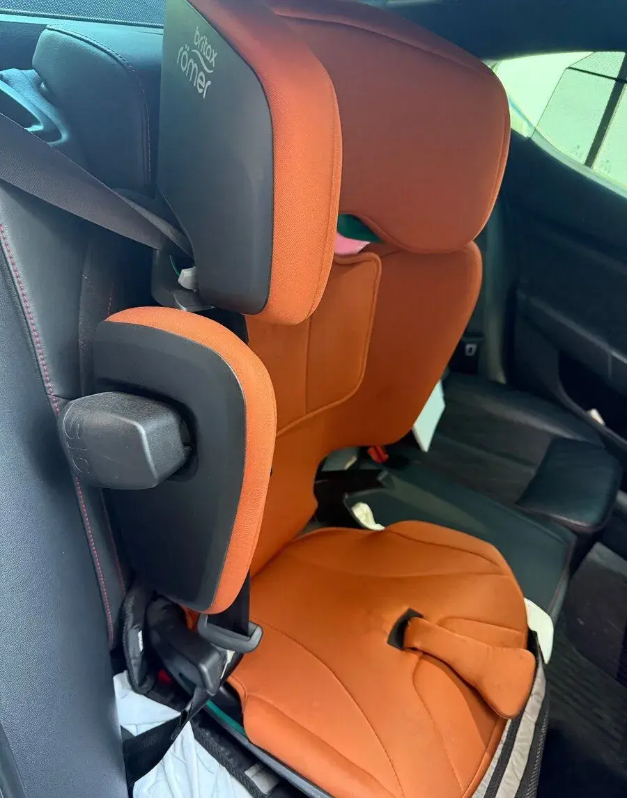 Britax Römer Kidfix i-size Golden Cognac 4-12 rokov