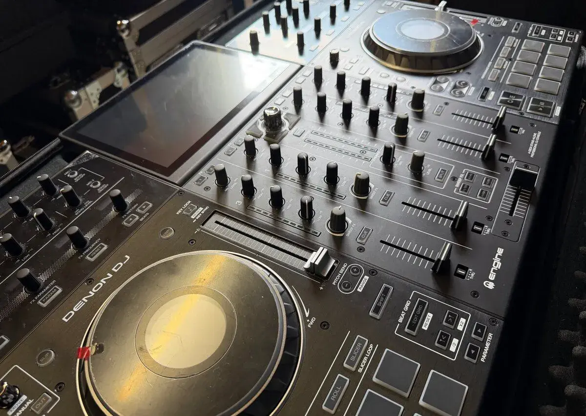 Denon DJ Prime 4 v absolútne stave, ako nový