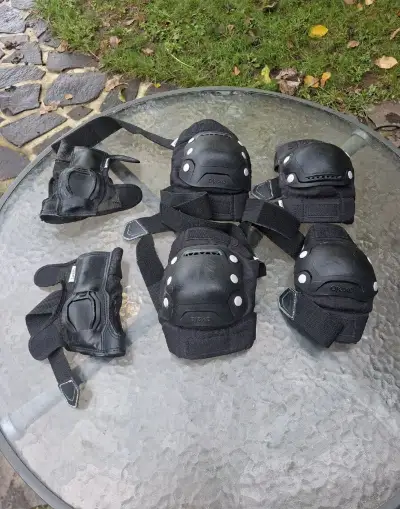 Sada chráničov Decathlon Oxelo Fit 500 (veľ. M)