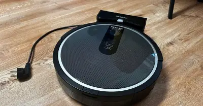 Miele Scout RX1 robotický vysávač