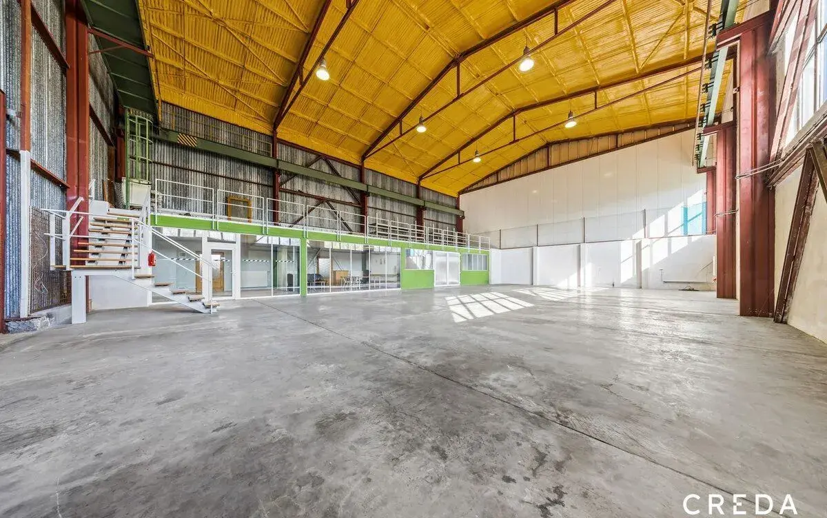 CREDA | predaj výrobná hala 535 m2 so stavebným pozemkom , N