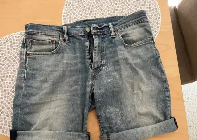 Levis kratasy 32inch