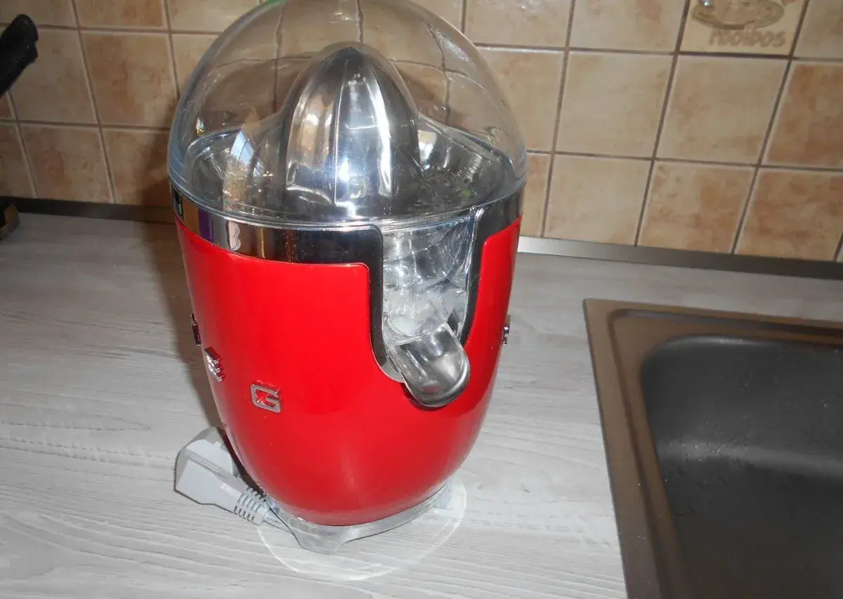 Smeg Odšťavovac