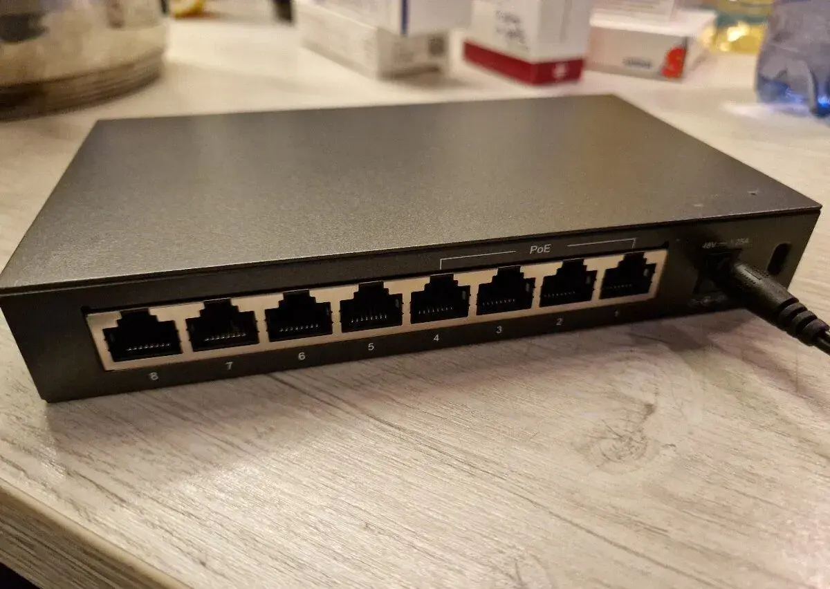 Tp link TL SF1008P