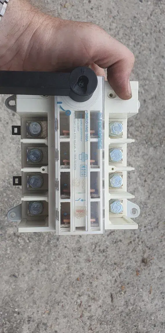 Vypínače fotovoltaiky pod záťažou SOCOMEC Sirco VM2 160A 4P