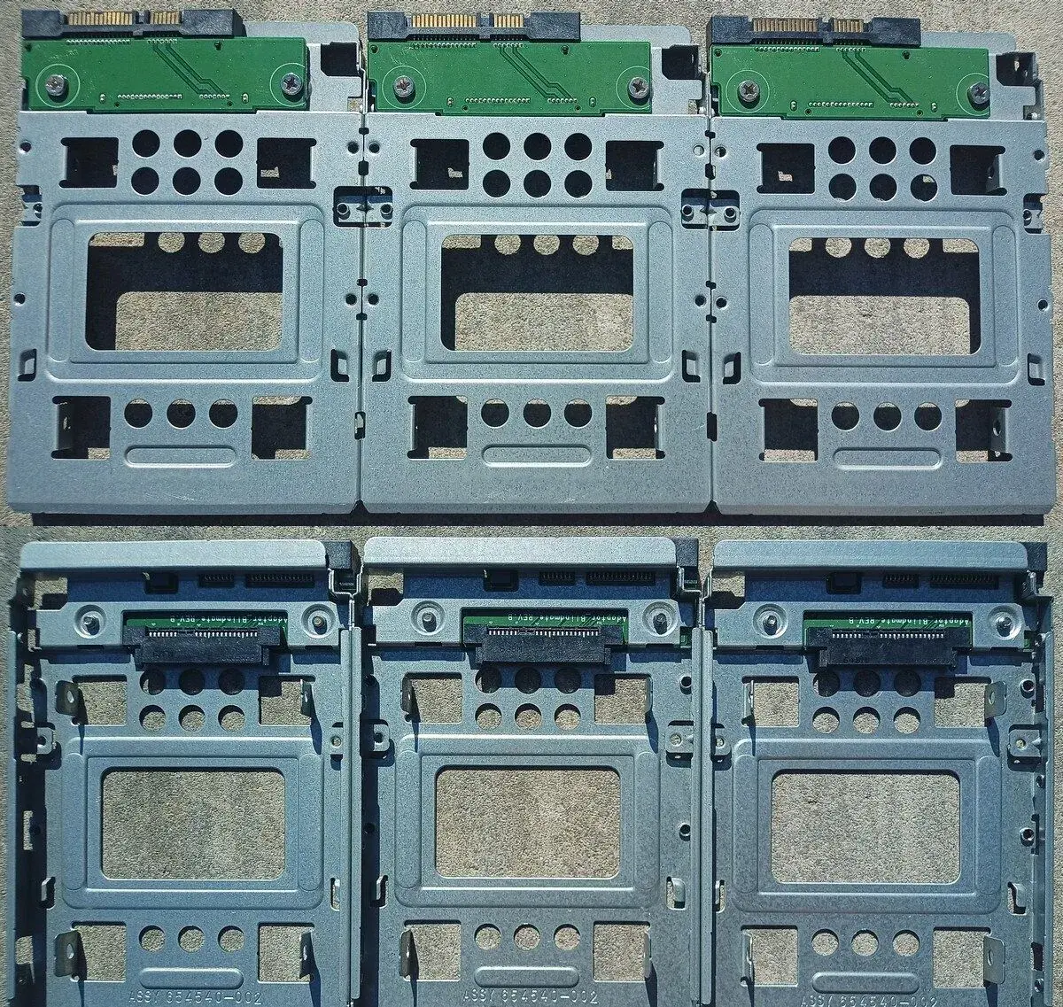 redukcia z 3.5" HDD na 2.5" HDD/SSD - 3ks