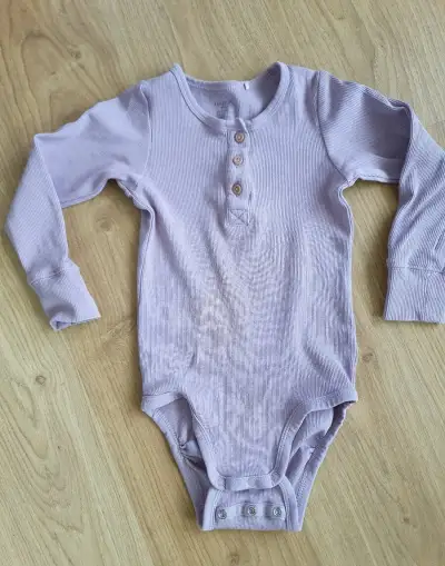 LINDEX Body s henley golierom veľkosť 86