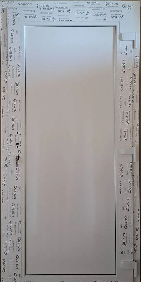 Plastové vchodové dvere 98x205cm, biele, výplň 44mm