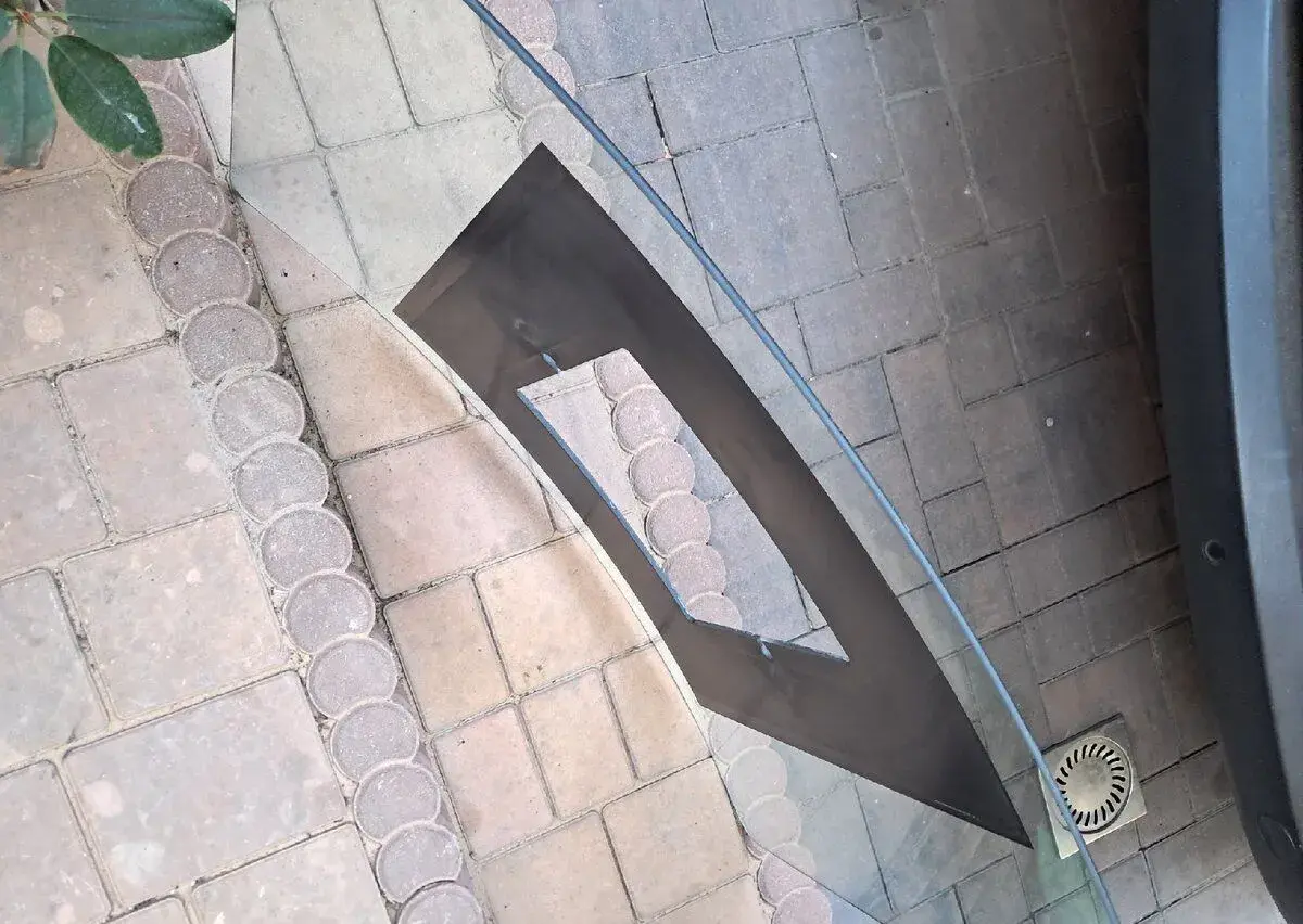 Sklo na odsávač elica.