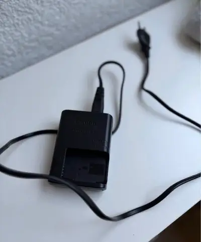 Nabíjačka charger Canon LC-E12