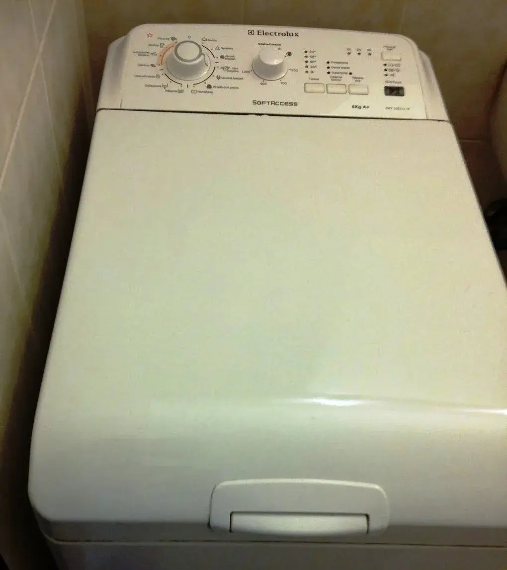 Electrolux, zvrchu plnená