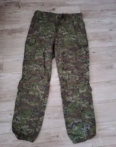 Nové maskáčové nohavice vz. 2007 DIGI LES – veľkosť 3/50
