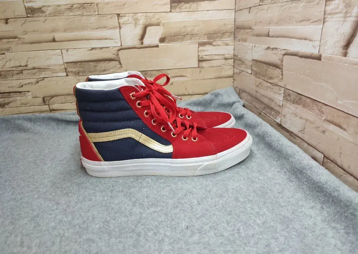 Vans 40,5 - kožené tenisky Marvel