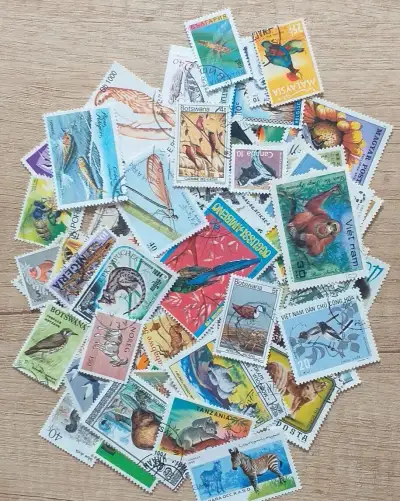 Filatelia - 100 rôznych známok zvierat na predaj