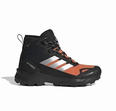 Nové trekové topánky Adidas Terrex Skychaser AX5 GTX