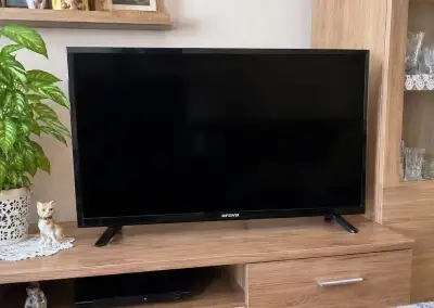 TV 80cm