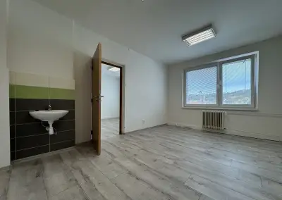 Prenájom dvojkancelárie v Žiline | 32 m2 | Kragujevská u