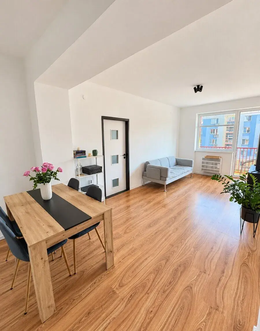Prenájom 3-izbového bytu s balkónom – Levice, 65 m²