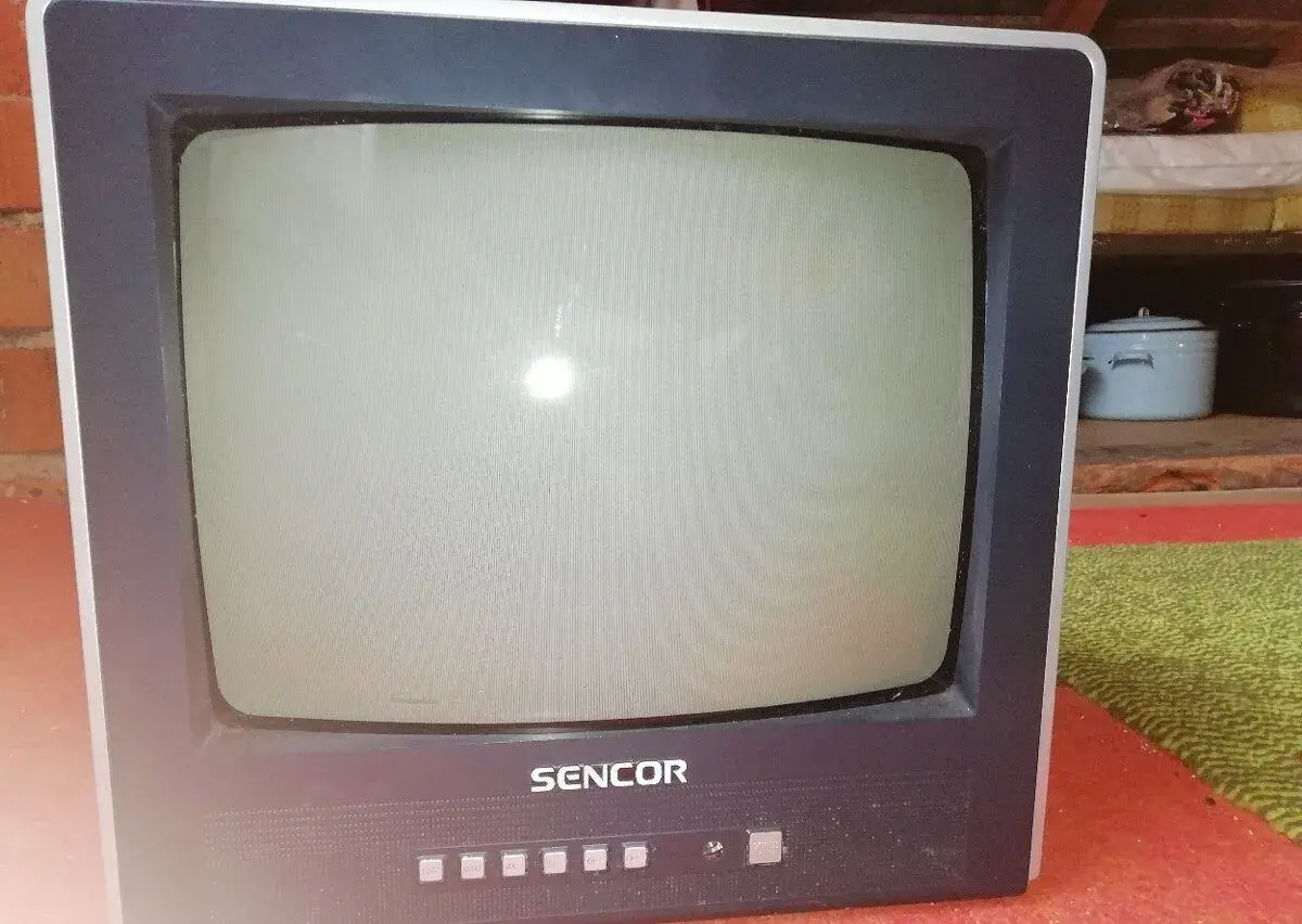 farebný televízor uhlopriečka 35