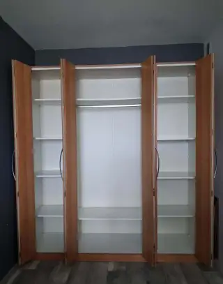 Šatníková skriňa