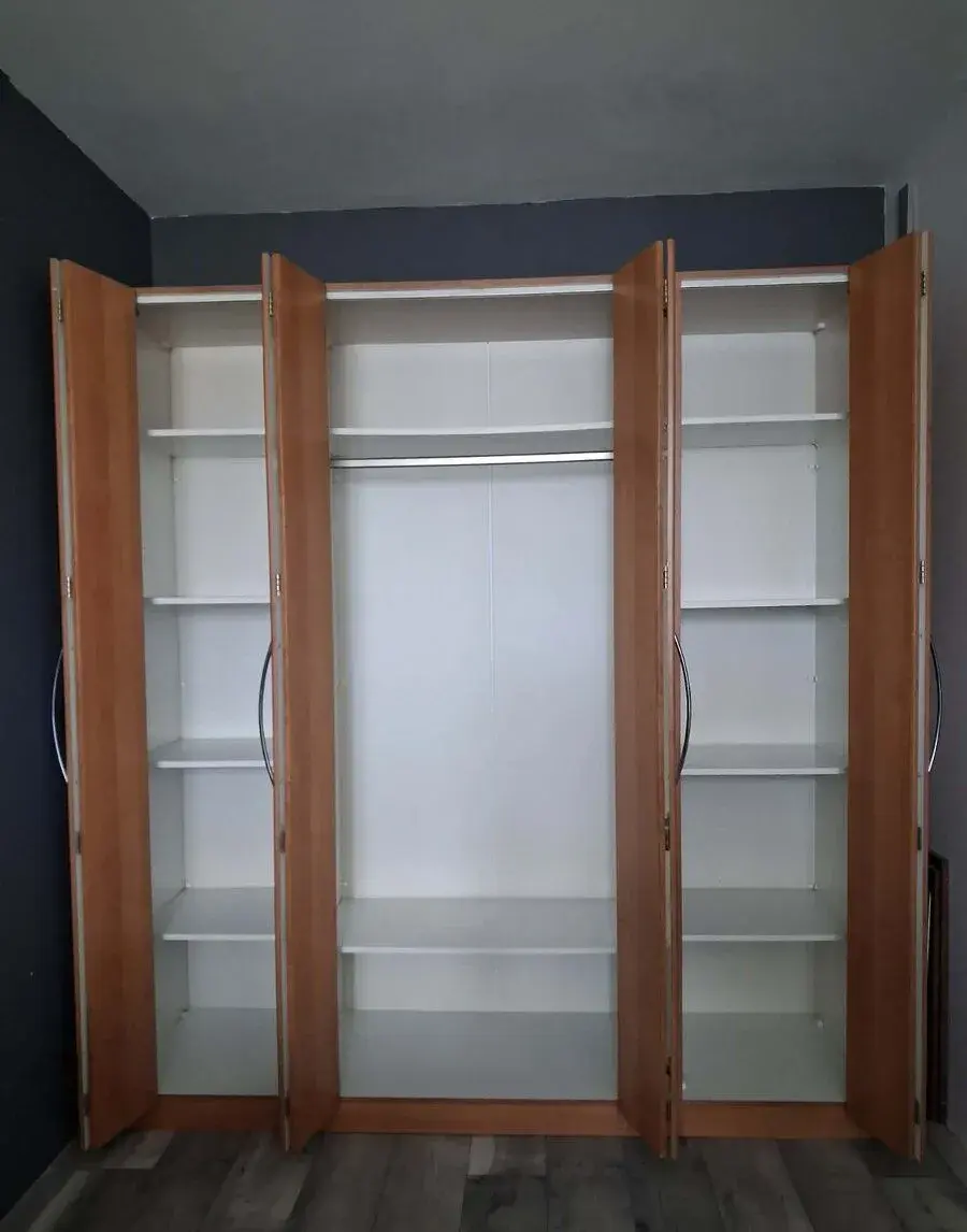 Šatníková skriňa