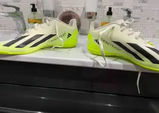 Adidas halovky Rezervovane