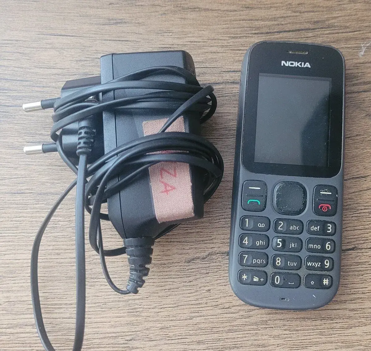 Nokia 100