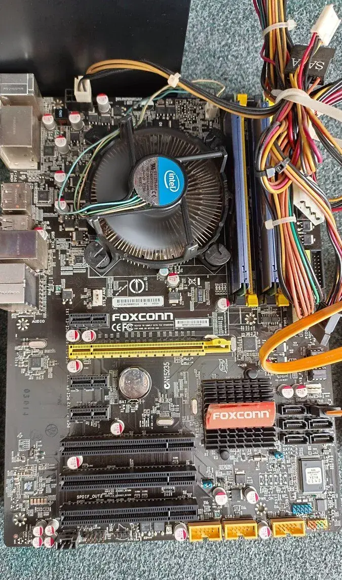 FOXCONN H55A s procesorom Intel i3 540 soket 1156