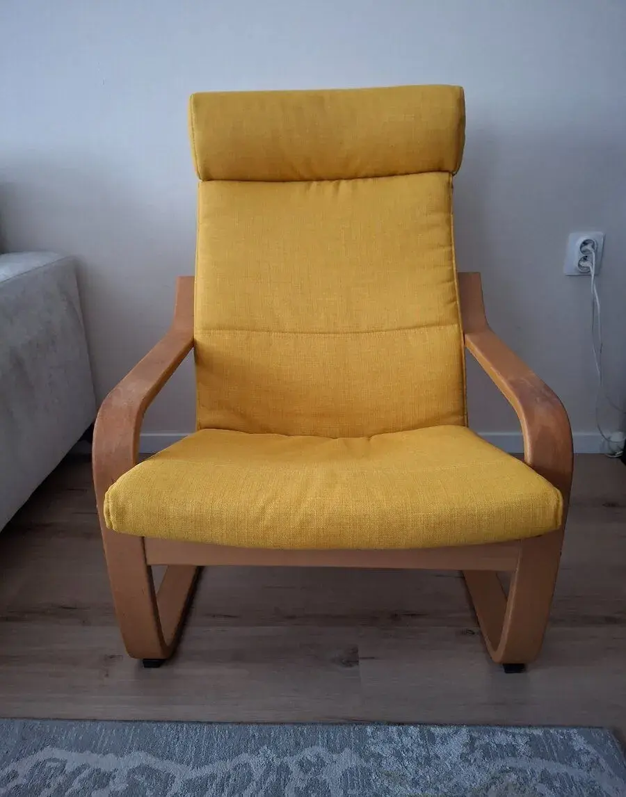 Hojdacie kreslo Poang z IKEA v zaujímavej farbe