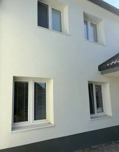 🏡 NA PRENÁJOM | RODINNÝ DOM S HALOU A VEĽKOU PARKOVACOU PLO