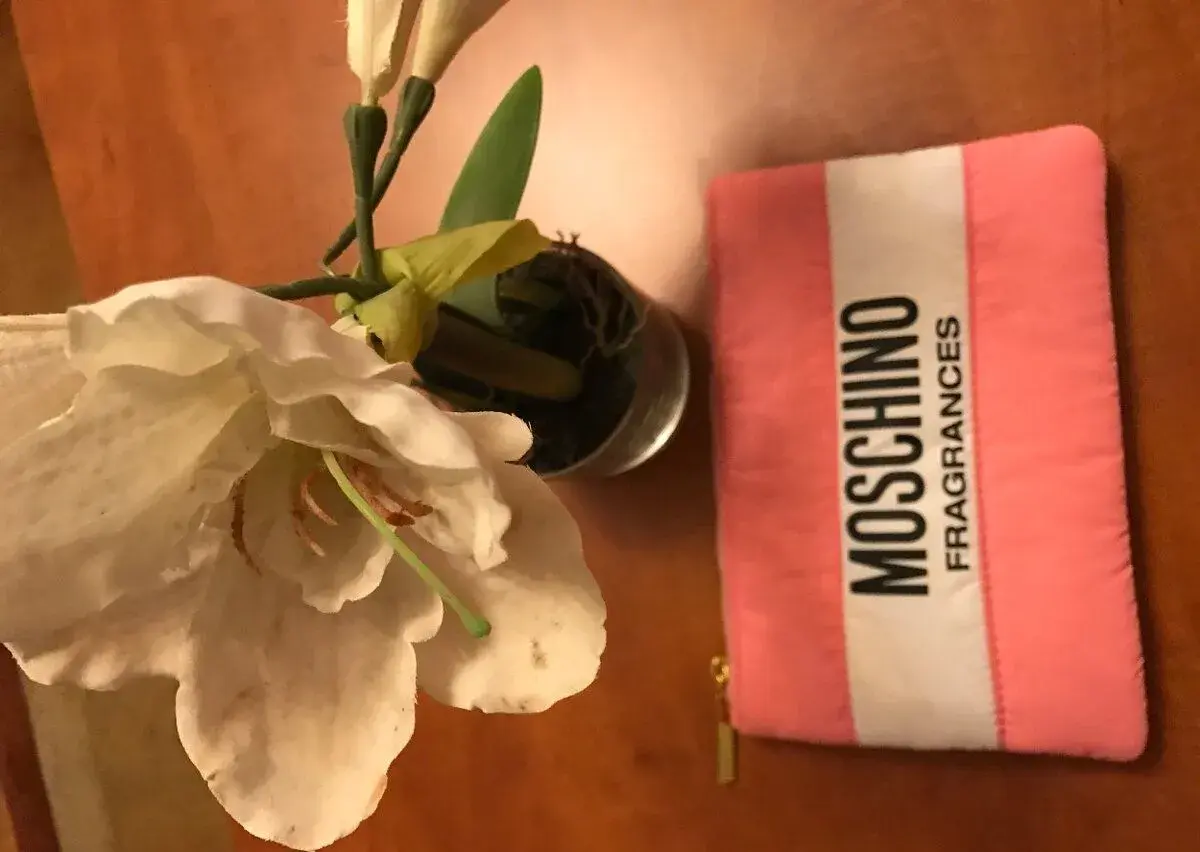 DARUJEM MOSCHINO originál novú kabelku k nakupu