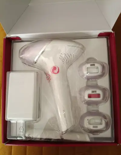 Epilátor Philips Lumea IPL 8000