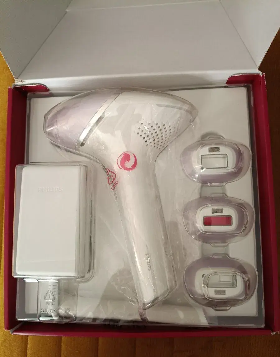 Epilátor Philips Lumea IPL 8000