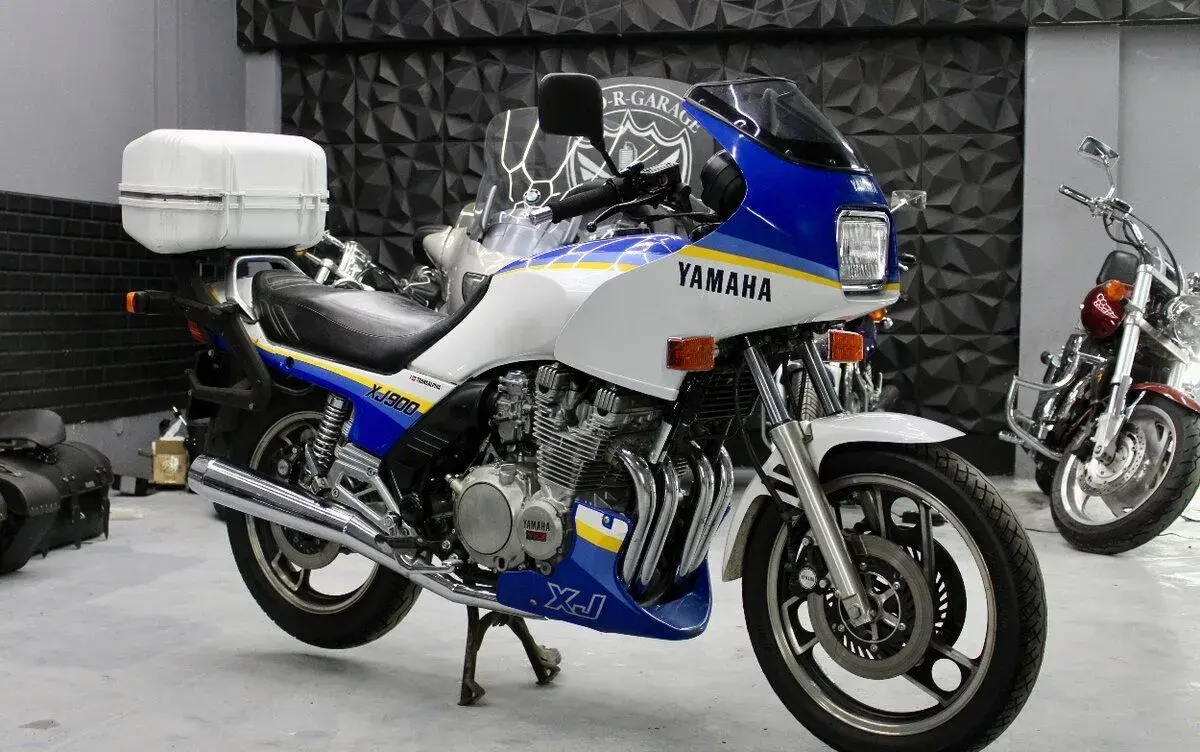 Yamaha XJ 900