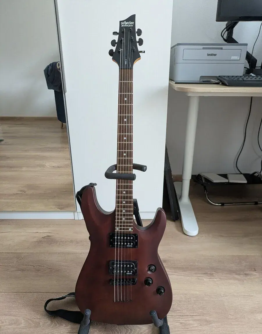 El. Gitaru Schecter