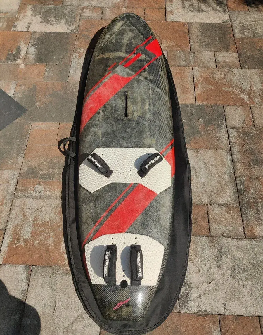 Windsurfingový plavák