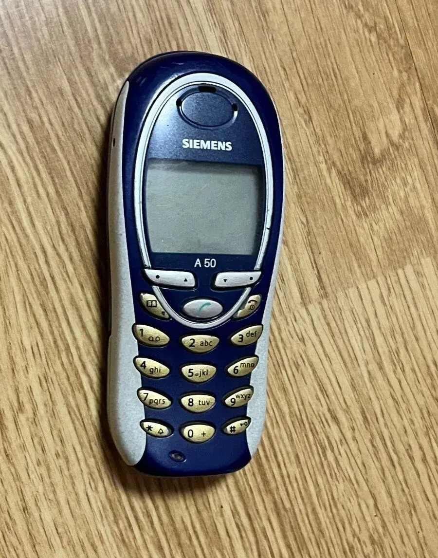 Starý mobil Siemens A 50 + nabíjačka