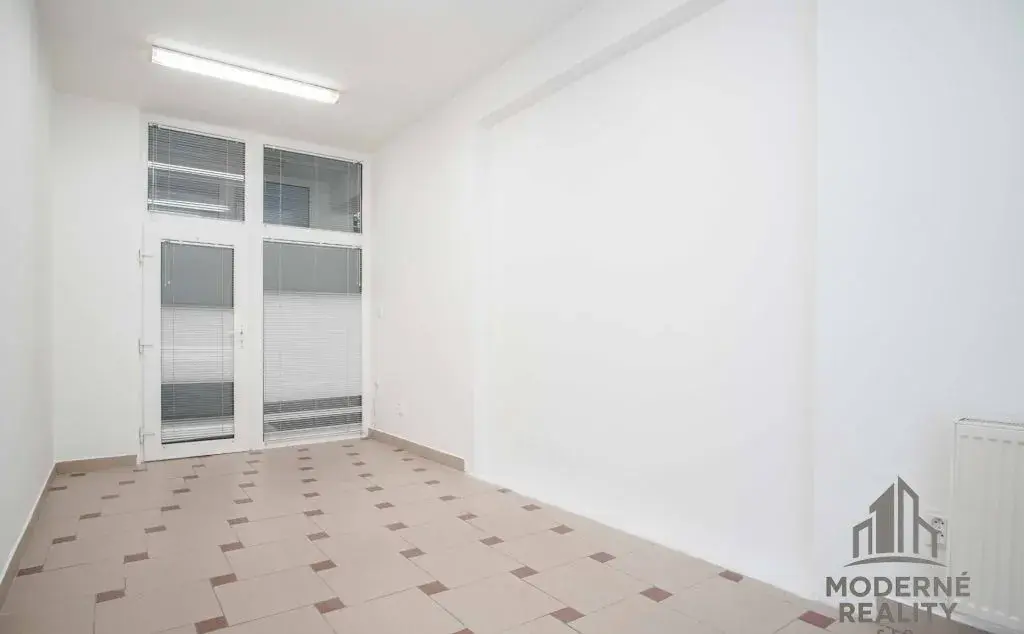 Na prenájom kancelária v centre mesta na ul. M. R. Štefánika