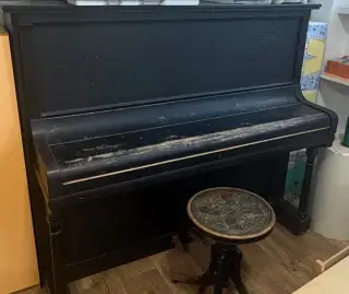 Piano Arnold Fibinger