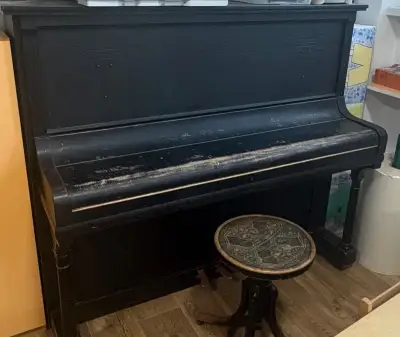 Piano Arnold Fibinger
