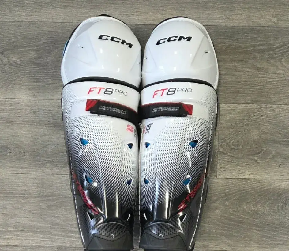 Chrániče holení CCM JetSpeed FT8 Pro senior