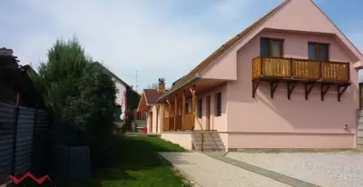 Na predaj zabehnutý penzión s rodinným bývaním, Podhájska