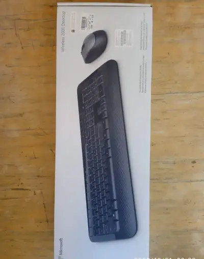 Wireless 2000 Desktop