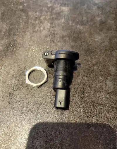 ZÁSUVKA ZAPAĽOVAČA 12V DIN BMW, 7714741