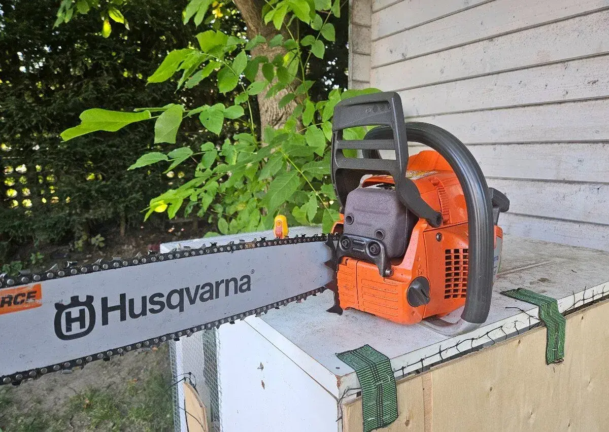 Motorova pila husqvarna 359