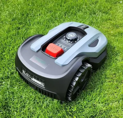 Robotická kosačka Wiper POP 8S do 800m2 - nová