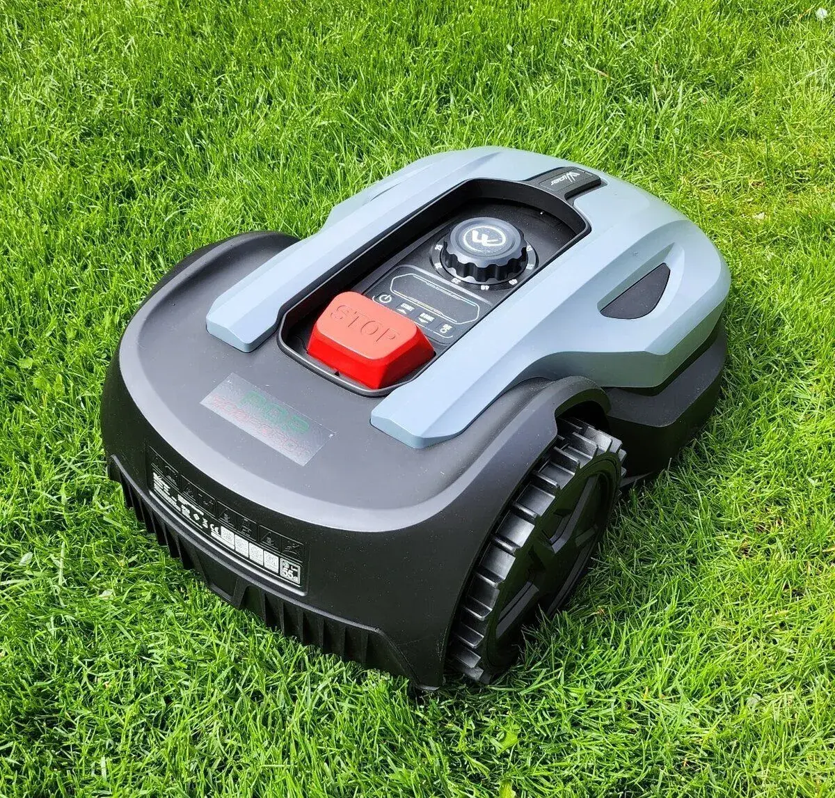 Robotická kosačka Wiper POP 8S do 800m2 - nová