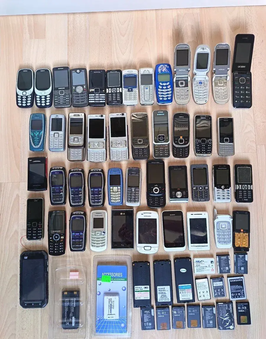 Tlačidlové mobilné telefóny