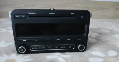 Rádio Škoda SWING MP3 AUX 5J0 035 161D